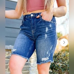 Risen High-rise plus bermuda cut-off shorts